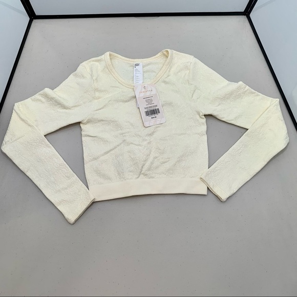 Fabletics Tops - NWT FABLETICS River Seamless Long Sleeve Stretch Top Size XS/4